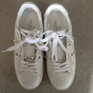 Valentino White Studded men Sneakers